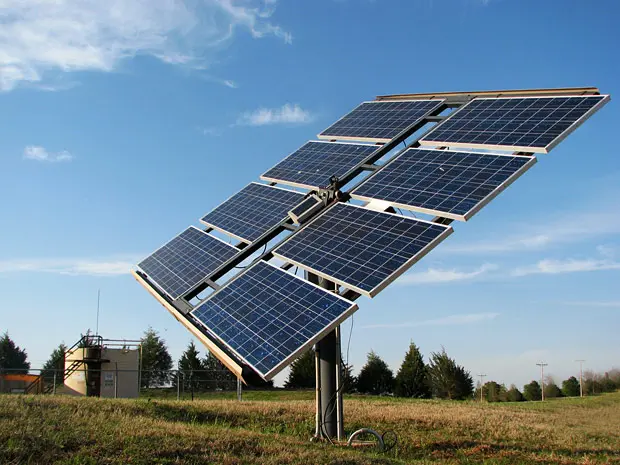 Painel solar reflete luz de forma semelhante à água e engana insetos. (Foto: Patrick Moore/stock.xchng)