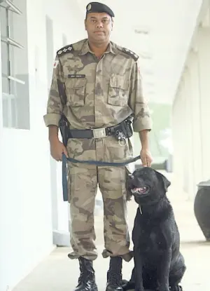 Na foto, major Machado, que nega falha e diz que há estrutura adequada - Fotos: Divulgação