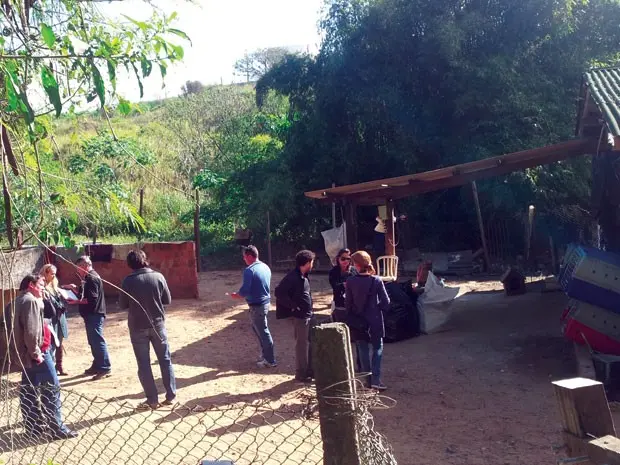 Fiscalização no canil da UPA ocorreu durante a tarde desta quinta-feira  (Foto: Lana Torres / G1)