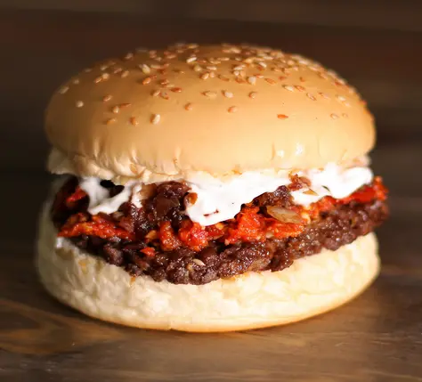 Africa Burguer, uma das opções 100% veganas da lanchonete BBurguer em Porto Alegre - Foto: BBurguer
