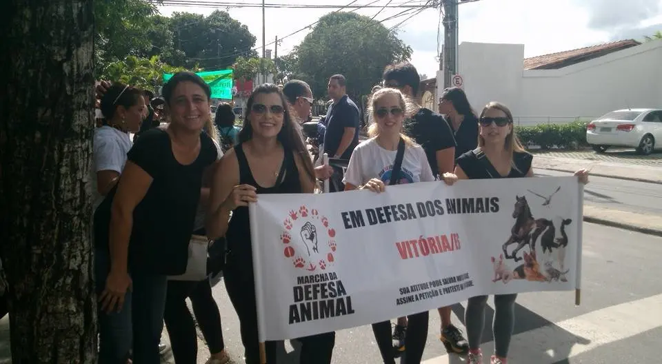 Manifestação passa por dois bairros de Vitória em defesa dos animais Foto: ​Lívia L. Guimarães