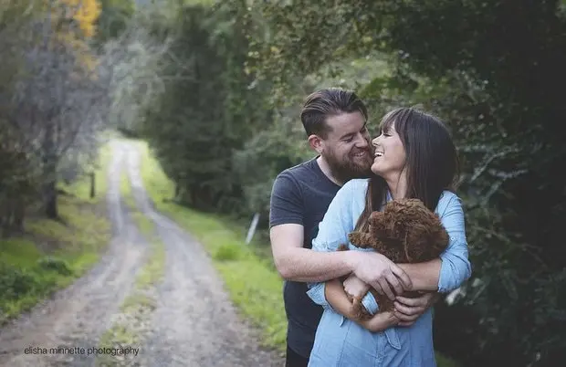 Casal faz ensaio com cachorro para que pessoas parem de perguntar sobre filhos (Foto: Divulgação/Elisha Minette Photography)