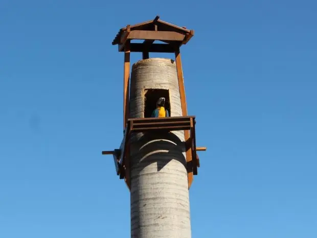 Militar construiu a casa para as aves com ajuda de amigo e carpinteiro (Foto: Priscilla Santos/ G1 MS)