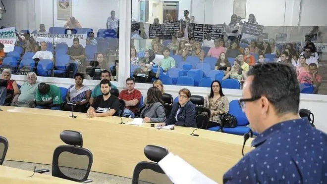 Plenário da Câmara contou com presença de ONGs e de carroceiros (Foto: Divulgação/ Câmara Municipal de Taubaté)